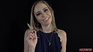 孕妇系列：约炮达人怒操大肚子嫩模人妻 草的不顾一切干的好狠